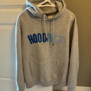 Hoodrich hoodie - Hoodrich hoodie i storlek L. Använd fåtal gånger. 