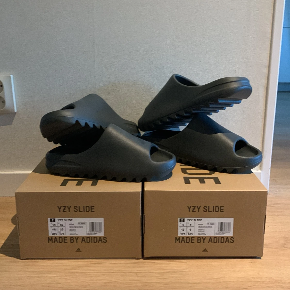 Yeezy slides Dark Onyx 2x - 90
