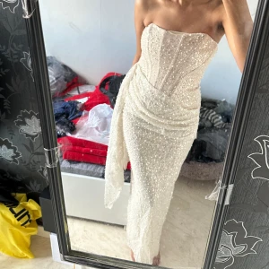 Prom dress - Only worn once. It’s too small for me