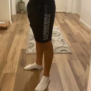 Under Armour - Nyskick, aldrig använda. Strl M.