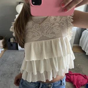 Zara topp - Säljer denna as snygga zara toppen. Perfekt nu till sommaren!! Hör av dig vid frågor och intresse!!❣️❣️