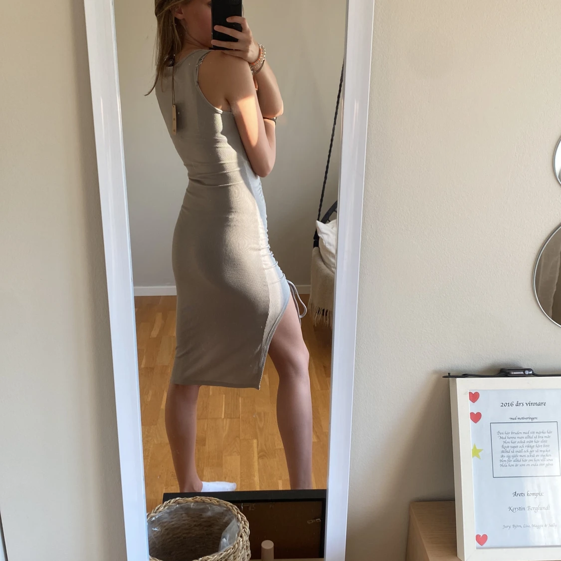  Beige klänning  - 90