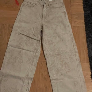 OUR LEGACY WOMENS VAX, BEIGE/WHITE - Knappast använda 