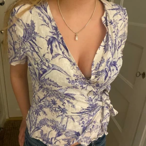 Blommig blus!  - Super super söt inför sommaren💕