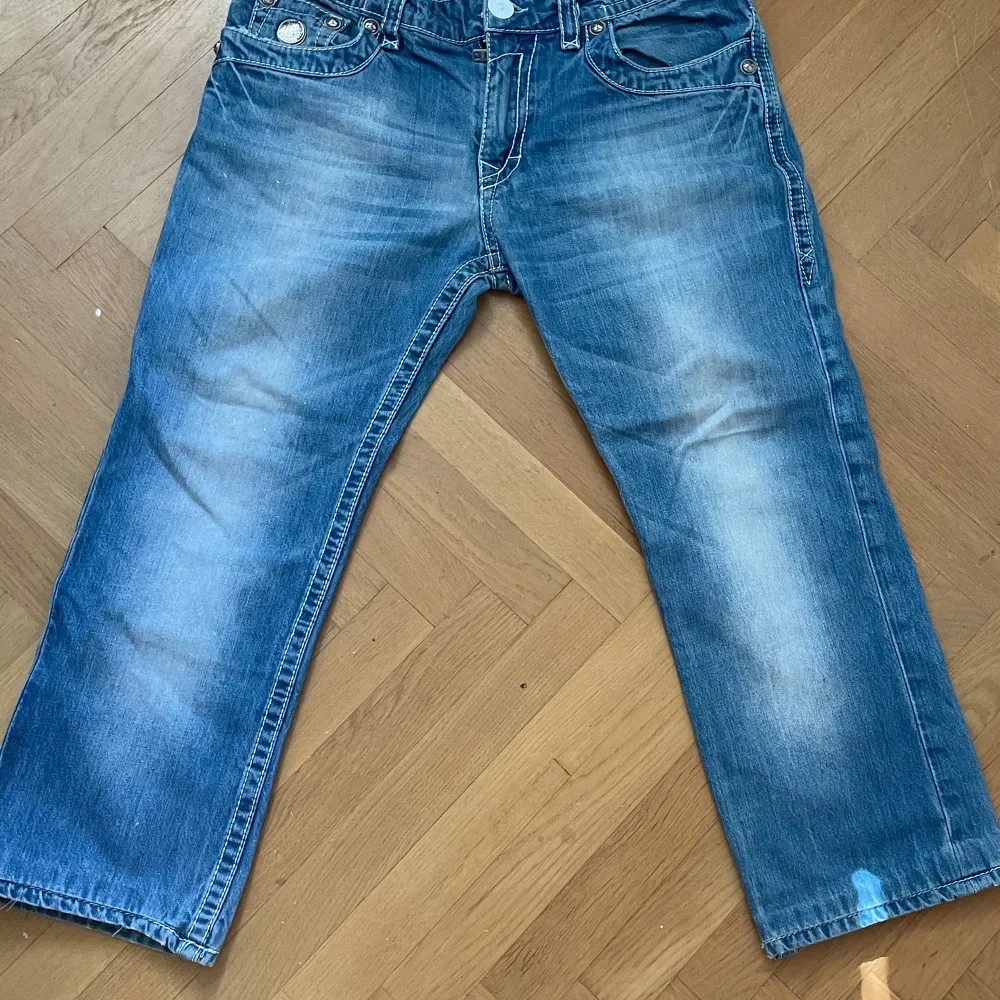 Crazy wash rocks i modell John (straight fit)💯💯🔥 säljer pga att dom är för korta🙁🙁🥲 priset går självklart att diskutera💸💸💸💲. Jeans & Byxor.