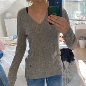 Stickad tröja - Stickad tröja som inte kommer till användning🎀