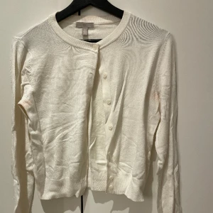 stickad kofta - superfin stickad kofta från H&M❤️ lite nopprig under armarna