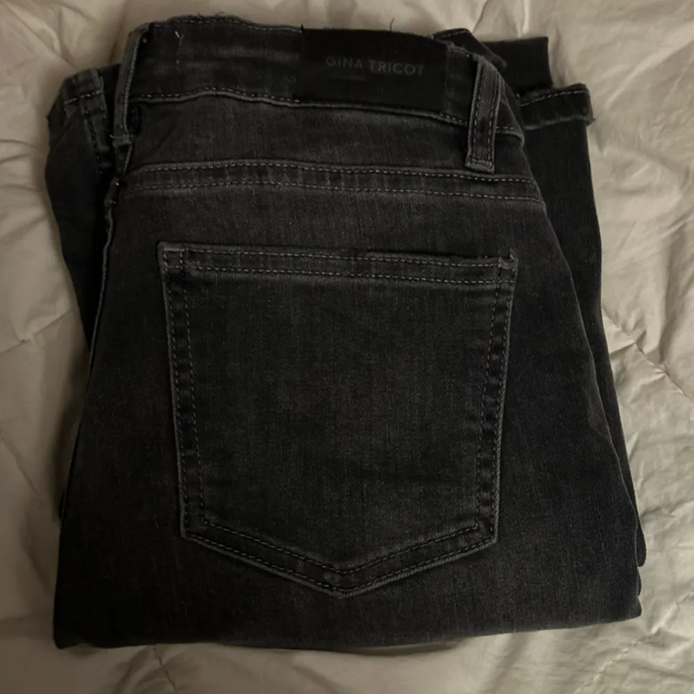 Grå svart jeans i storlek 164!🤍🤗. Jeans & Byxor.