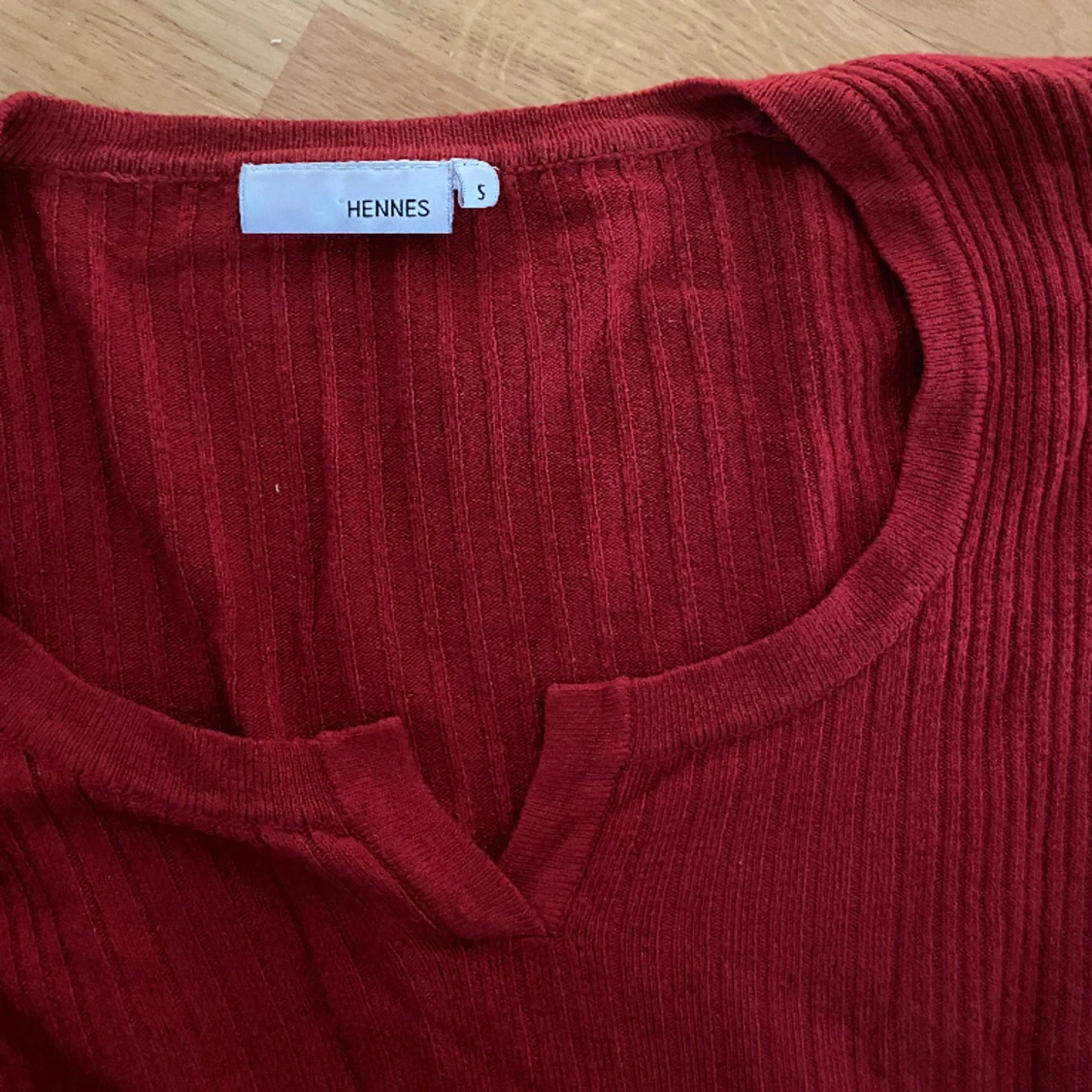Vinröd tröja - 90