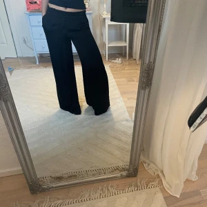 Sommar byxa - Lite tajt i midjan med långa ben