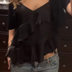 Fest topp - Jätte fin fest topp som inte kommer till anndning, skulle säga att den passar xs-m🩷 Prislapp kvar