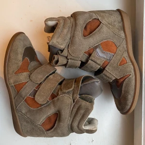 Isabel Marant skor  - Isabel marant skor!! Vill sälja snabbt och därav de billiga priset. Kan skicka fler bilder   🩷