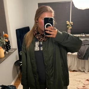 Leopard buff🐆 - As cool leopard buff i tunnt och skönt material🔥