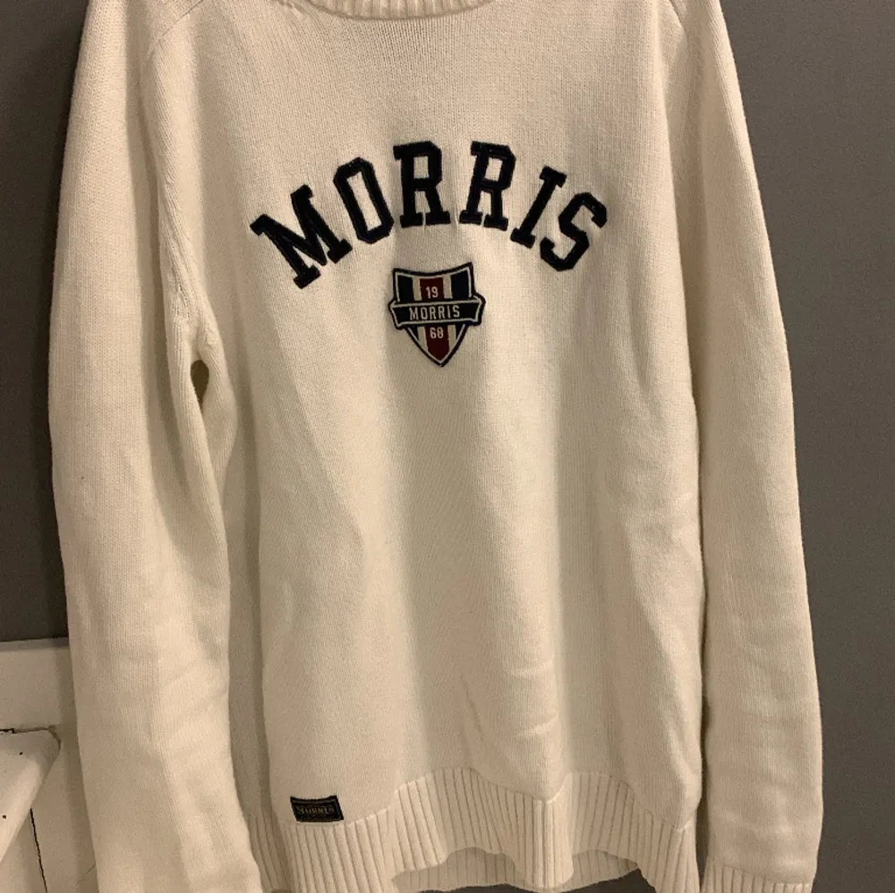 Säljer nu min Morris tröja för den inte kommit till användning. Använd 2 gånger och finns inga skador eller märken. Pris kan diskuteras vid snabb affär.. Tröjor & Koftor.