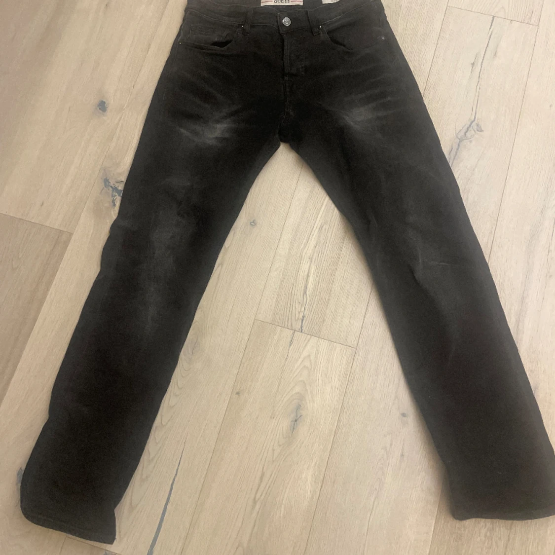 Guess Straight Jeans  - 90