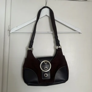 Handväska  - Helt oanvänd handväska! 