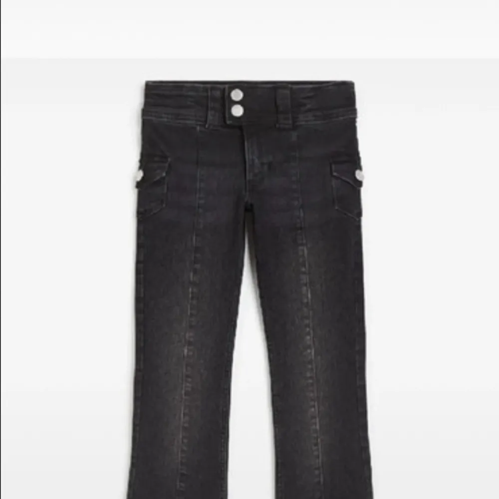Hej, söker dessa hm barn jeans i storlek 158, 164 eller 170 hör gärna av er om ni säljer. Jeans & Byxor.