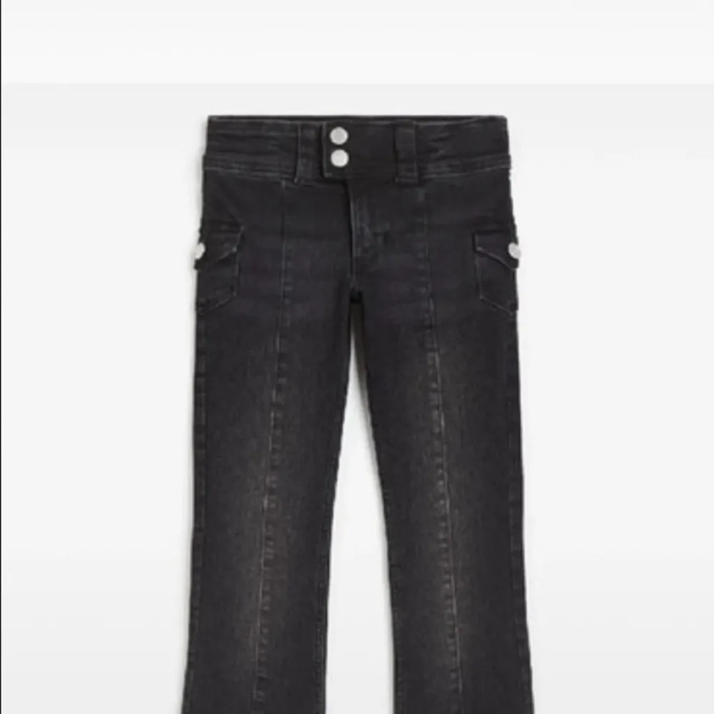 Hej, söker dessa hm barn jeans i storlek 158, 164 eller 170 hör gärna av er om ni säljer. Farkut & Housut.