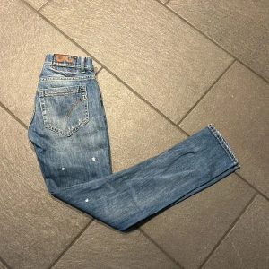 Dondup Jeans George  - Säljer ett par gammla Dondup Jeans, fint skick