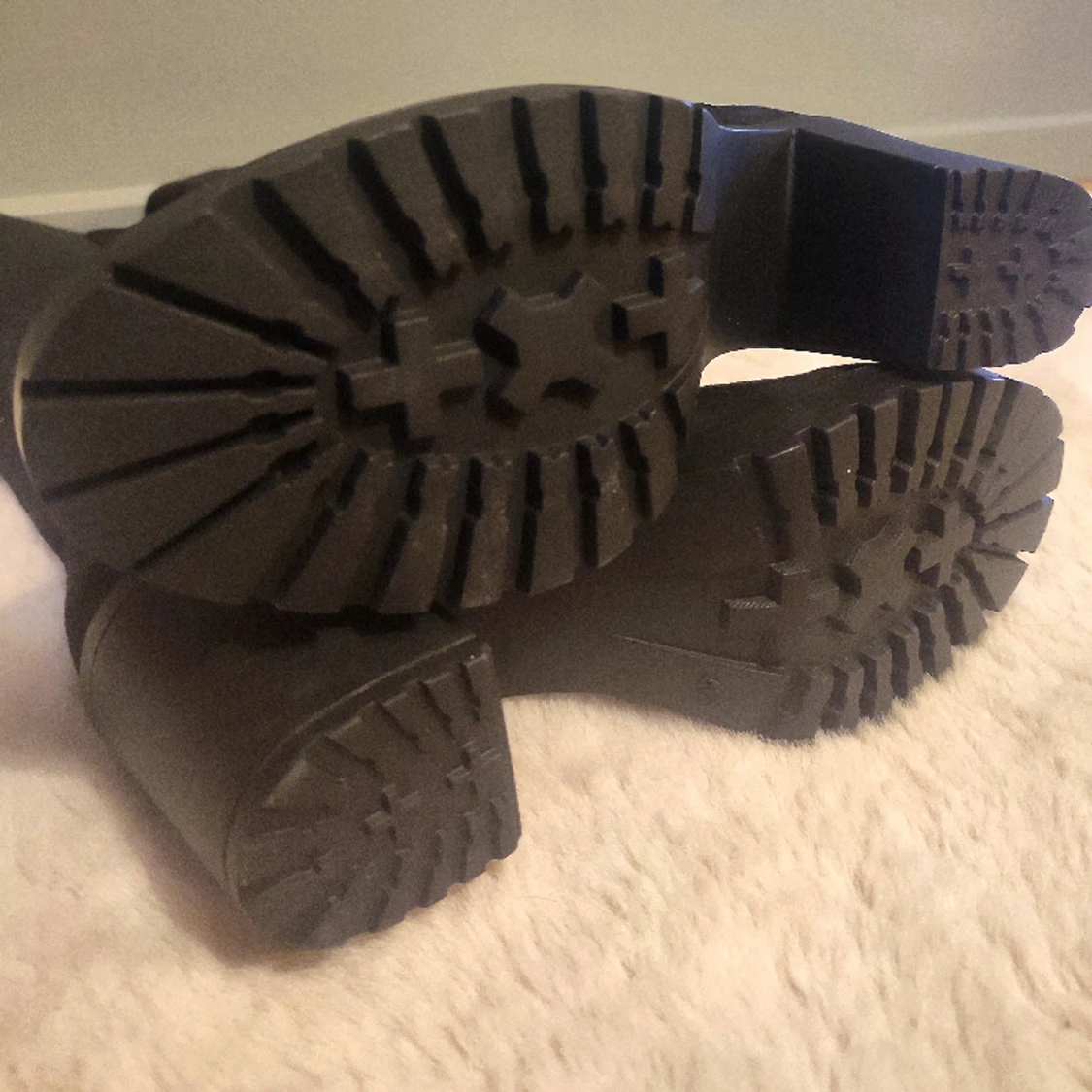 Oanvända boots - 90