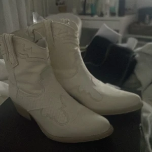 Felmini ankle cowboy boots - In great condition, i’ve worn these twice. Dm for more pics☺️ bought for 200