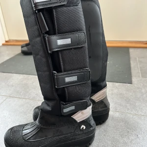 Vinterridstövlar - Svarta vinterridstövlar i fint skick. Endast använda ett fåtal gånger. 