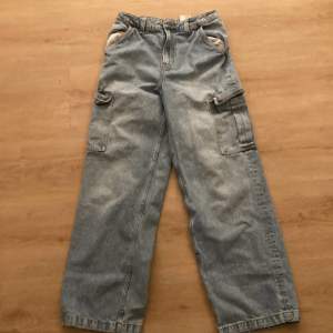 High waist Cargo jeans från divided 