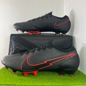 Nike Mercurial vapor 13 Elite AG - Nike Mercurial Vapor 13 Elite AG “Black X Chile Red”   Skick- 9/10