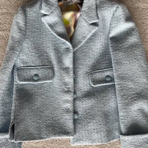 Zara kavaj - Snygg zara kavaj i storlek xs. Aldrig använd. köpt för 1000 säljer för 700