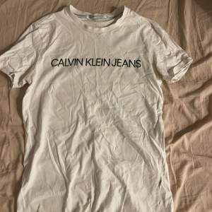 Supersnygg Calvin Klein t-shirt i bra skick!