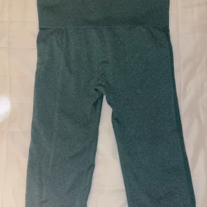 Träningstights   - Träningstights I storlek L