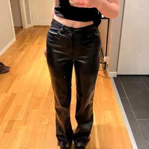 Skinbyxor  - Från Bikbok ,stl 36, använda 2 gånger  Säljer pga att de är för små 