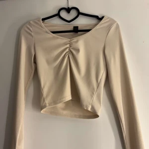 shein tröja - shein tröja i fint skick, läs min bio för info om mej och köpet.