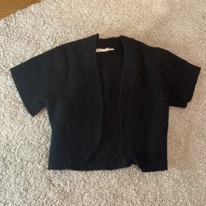 Bolero - Säljer denna bolero i fint skick💓