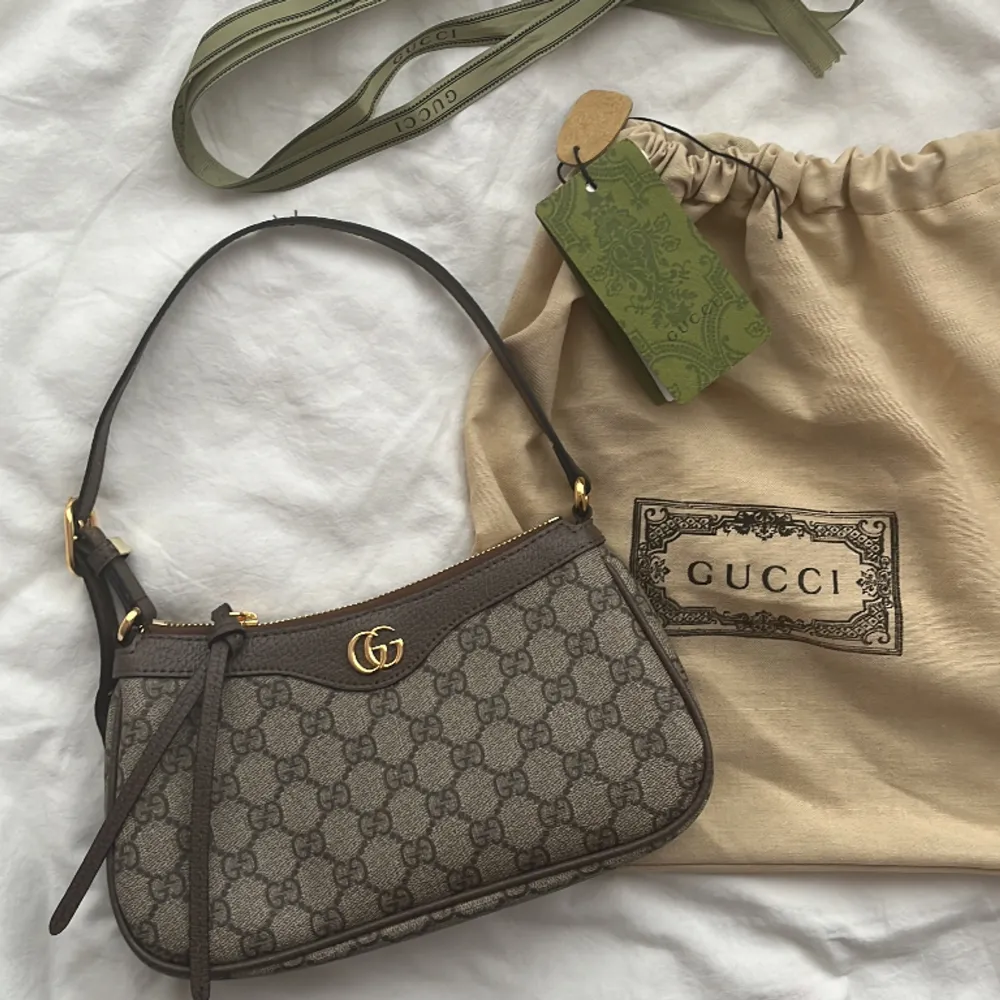 Test annons på min Gucci ophidia väska. Dustbag ingår. Otroligt fin väska som passar med allt. Perfekt storlek o färger. Super fin till sommaren. (Ej äkta ). Väskor.