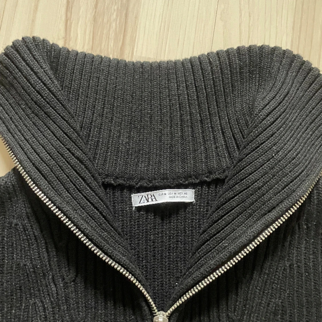 Svart Zara Quarter Zip - 249kr - 91