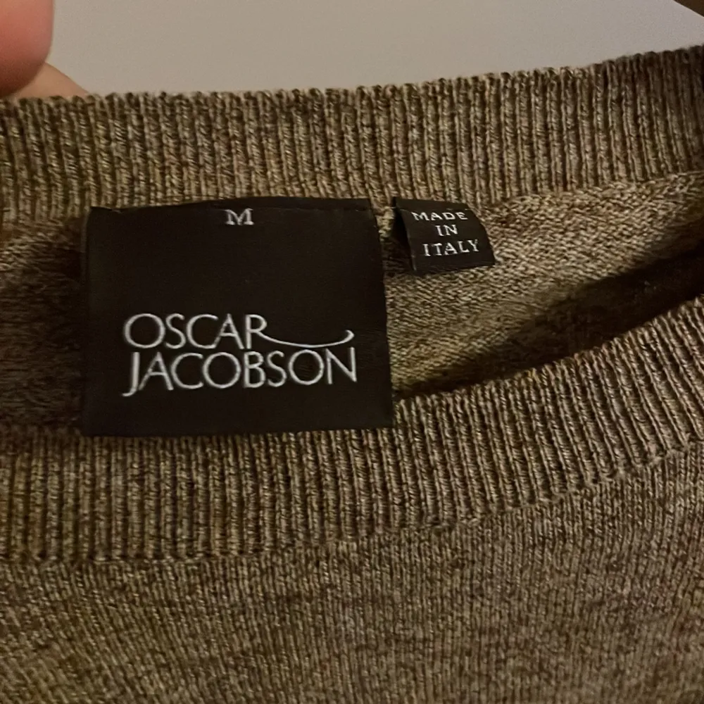Säljer min Kashmir tröja från Oscar jacobsson. Cond:10/10. Tröjor & Koftor.