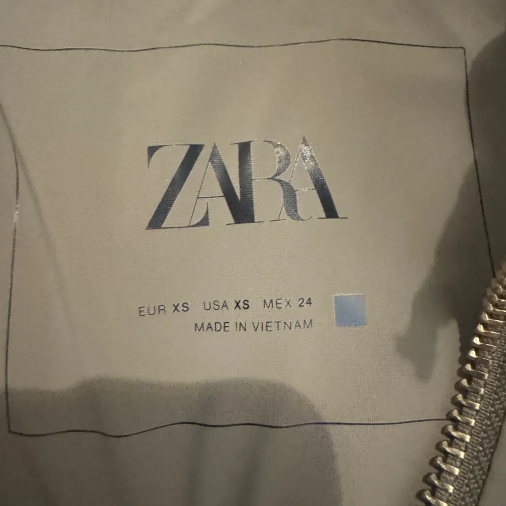 Zara jacka i storlek XS, knappt använd.. Jackor.