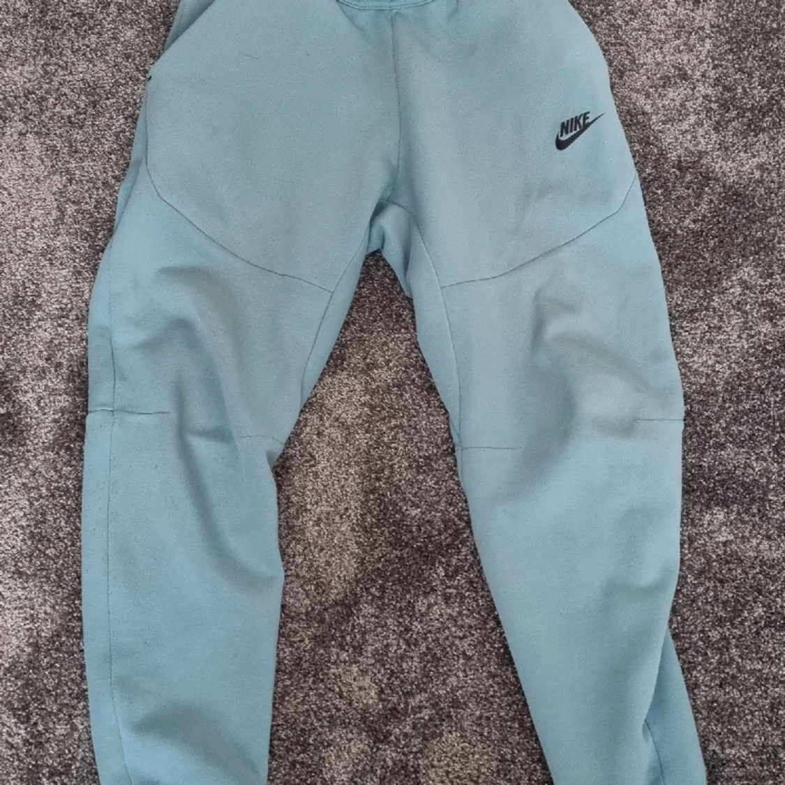 Nike tech- ljusblå och vit