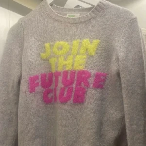 From future tröja  - Säljer min populära from future tröja i storlek S men skulle säga att den sitter som en xs, använd gärna köp nu🫶🫶