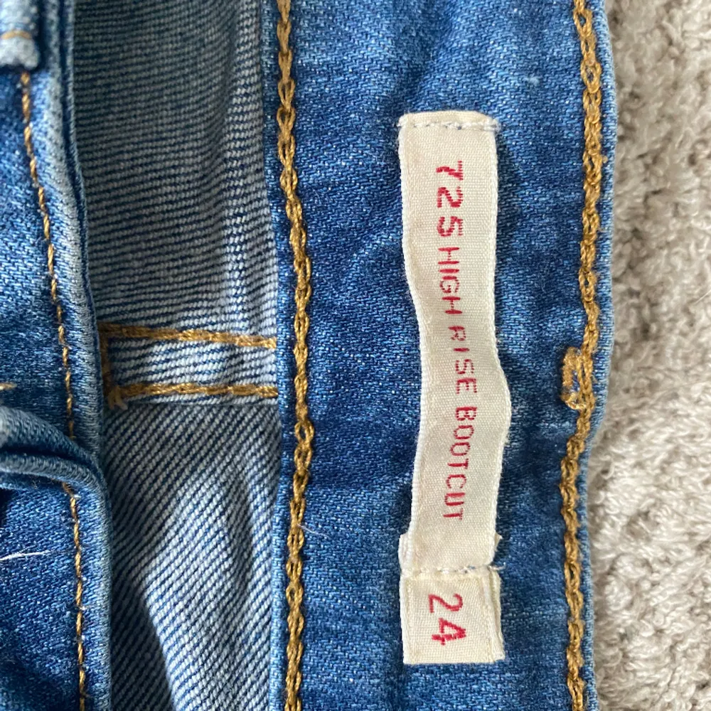 Säljer mina jättefina jeans från Levis i storleken 24.❤️👖. Jeans & Byxor.