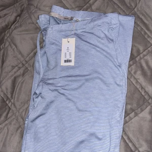 Lager 157 mjukisbyxor - Ljusblåa & vita mjukisbyxor från lager 157 Endast testade blev förstora på mig, lappen är kvar.