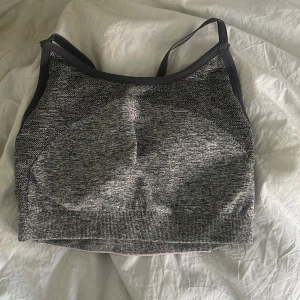 Sportbh  - Sportbh från gymshark storlek S