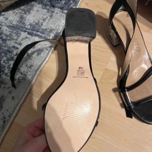 Klackskor  - Aldrig använt.  Endast provat dem inomhus.