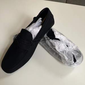 H&M loafers helt nya med prislapp och förpackning kvar Passar nu till sommarn😎⛱️🩳