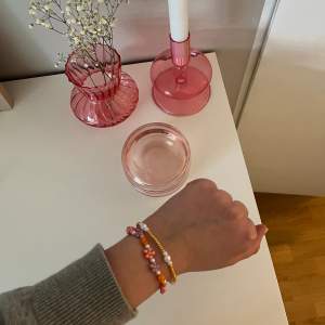 Carla & Alva Två eleganta armband som är handgjorda! 💞☀️
