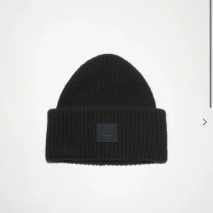 Acne mössa - Mössa från acne i väldigt bra skick använd Max två gånger!