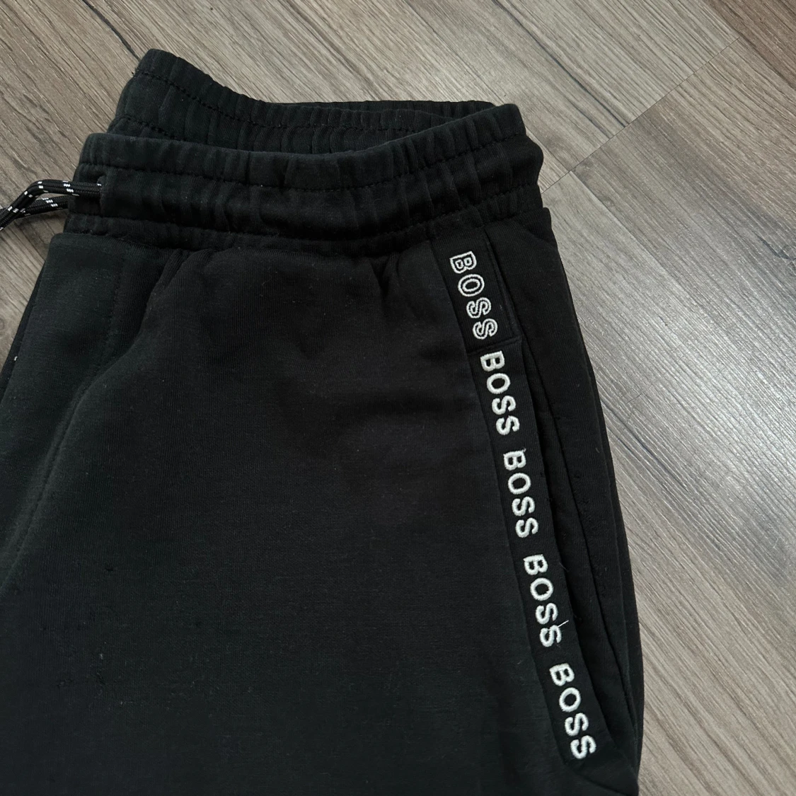 Hugo boss mjukisbyxor - 90