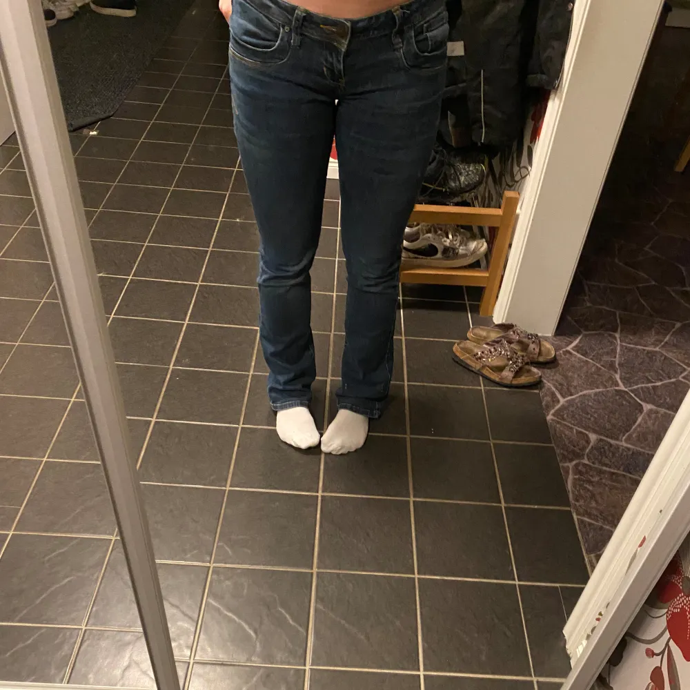 Blåa ltb jeans valerie i storlek W26 L32, fint skick💕. Jeans & Byxor.