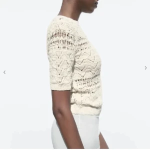 Virkad tröja från zara - Fin virkad tröja från Zara. Ny pris 300. Kom privat för fler frågor💗